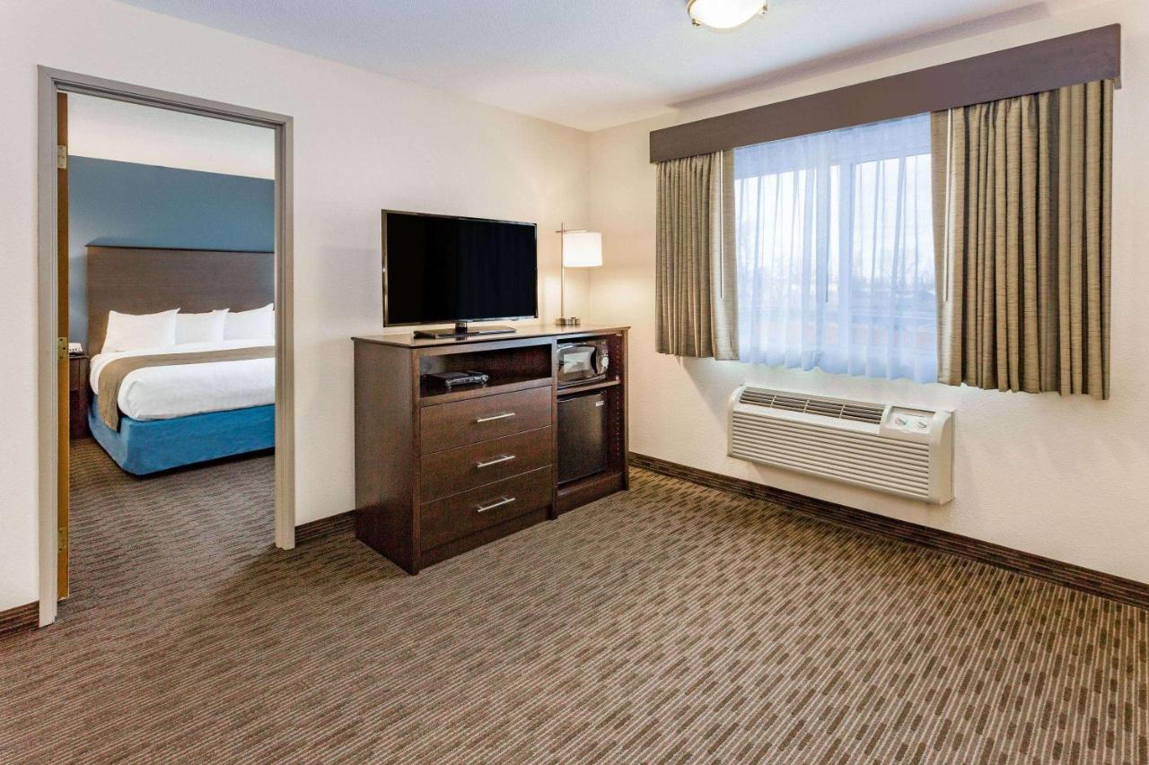 One-Bedroom King Suite - Non-Smoking at AmericInn by Wyndham Sleepy Eye