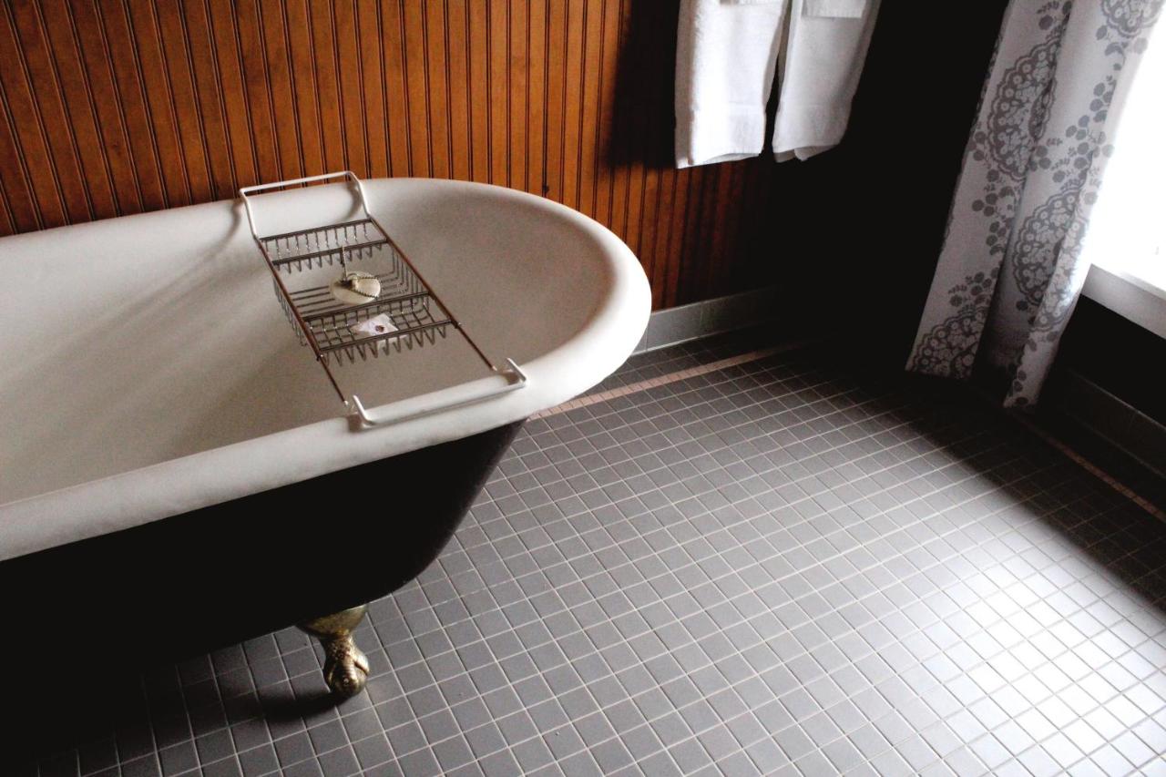 King Suite with Balcony at Shelburne Hotel