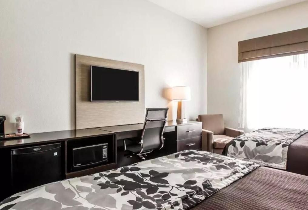 Standard Queen Room with Two Queen Beds at Sleep Inn & Suites Hannibal West