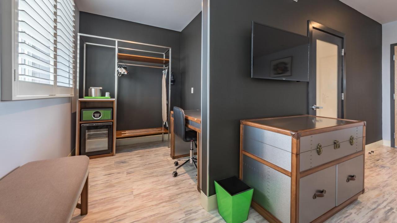 Preferred Two Queen - Disability Access at Lexen Hotel North Hollywood