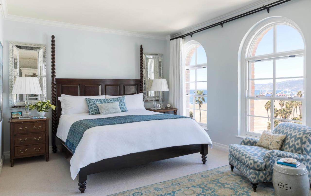 King Room with Ocean View at Casa Del Mar