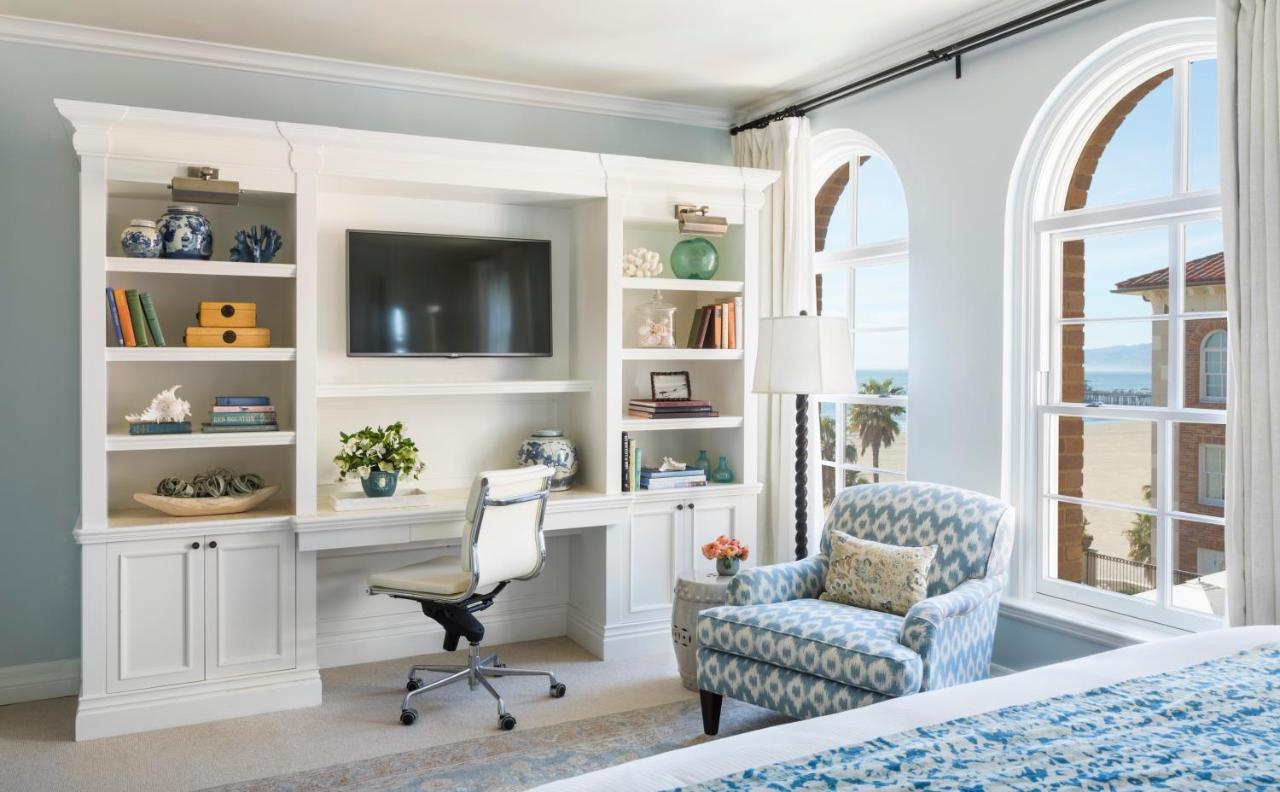 King Room with Partial Ocean View at Casa Del Mar