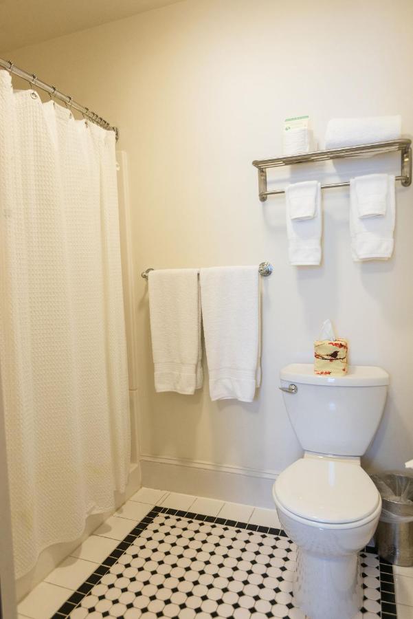 Double Room 7 with Private Bathroom at Camas Boutique Hotel