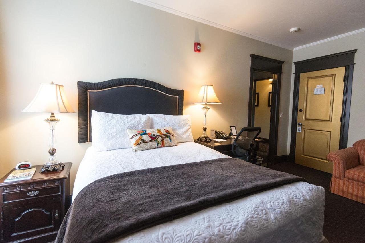 Queen Ensuites at Camas Boutique Hotel