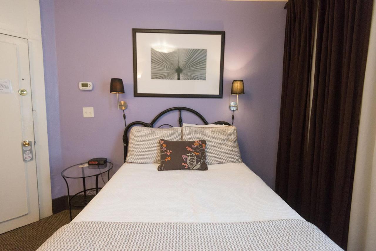 Double Room 19 with Shared Bathroom at Camas Boutique Hotel
