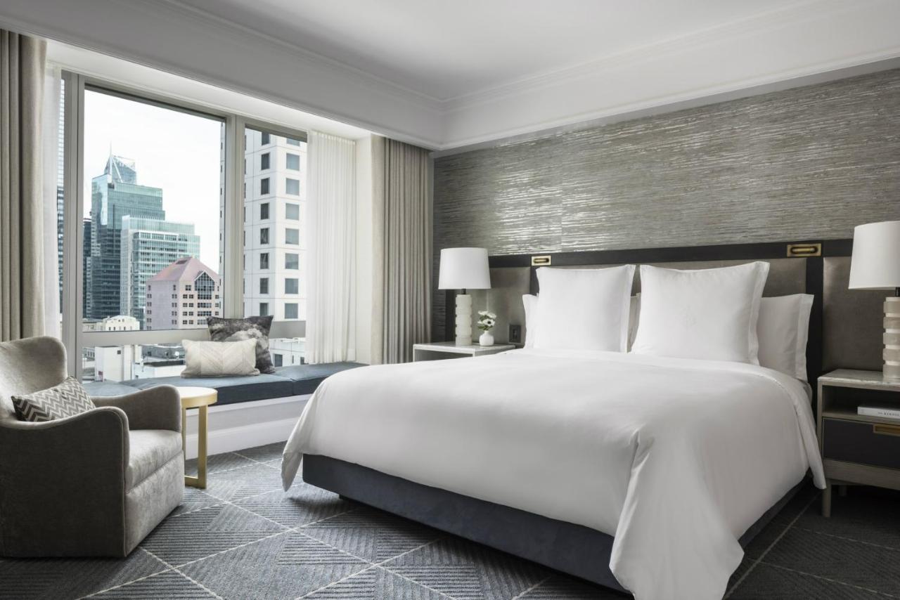 Superior King Suite - Disability Access at Four Seasons Hotel San Francisco
