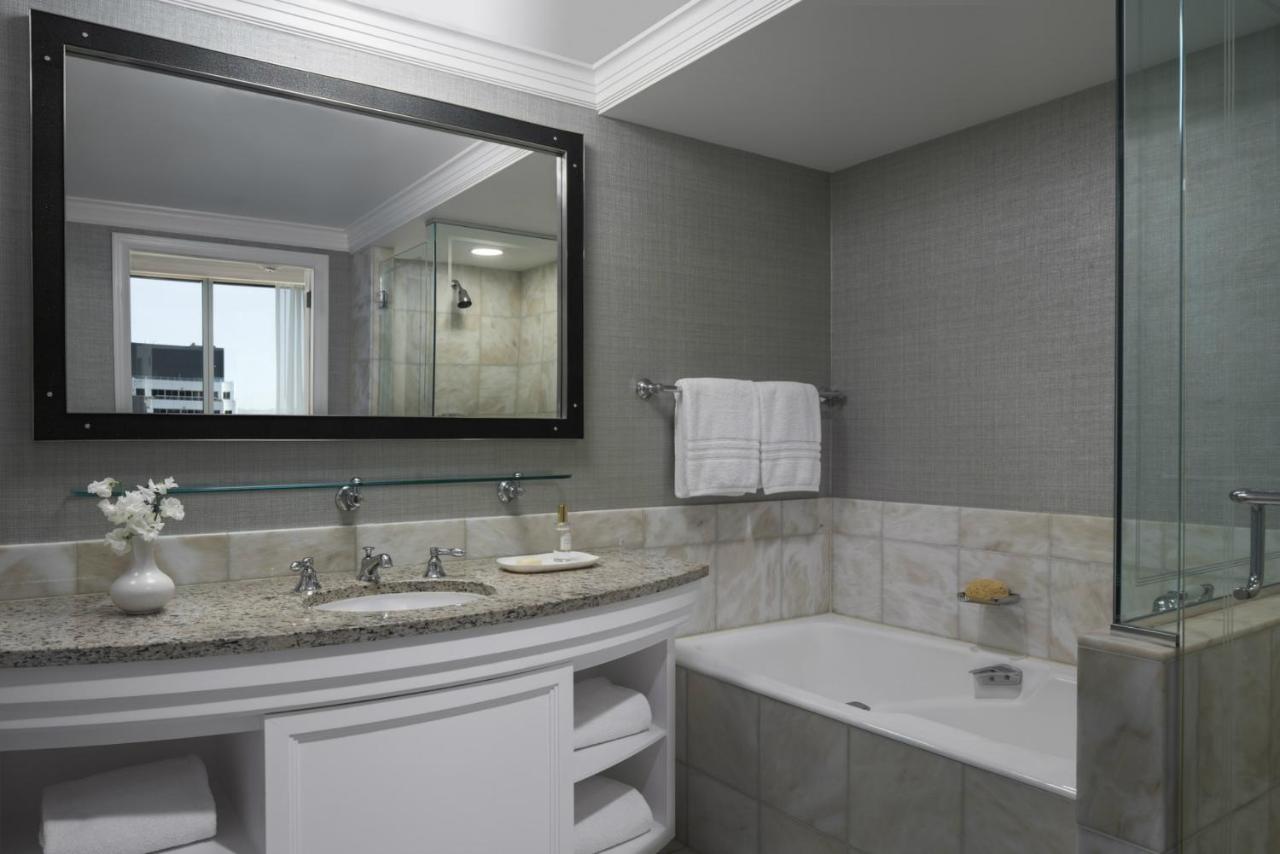 Deluxe One-Bedroom Suite at Four Seasons Hotel San Francisco