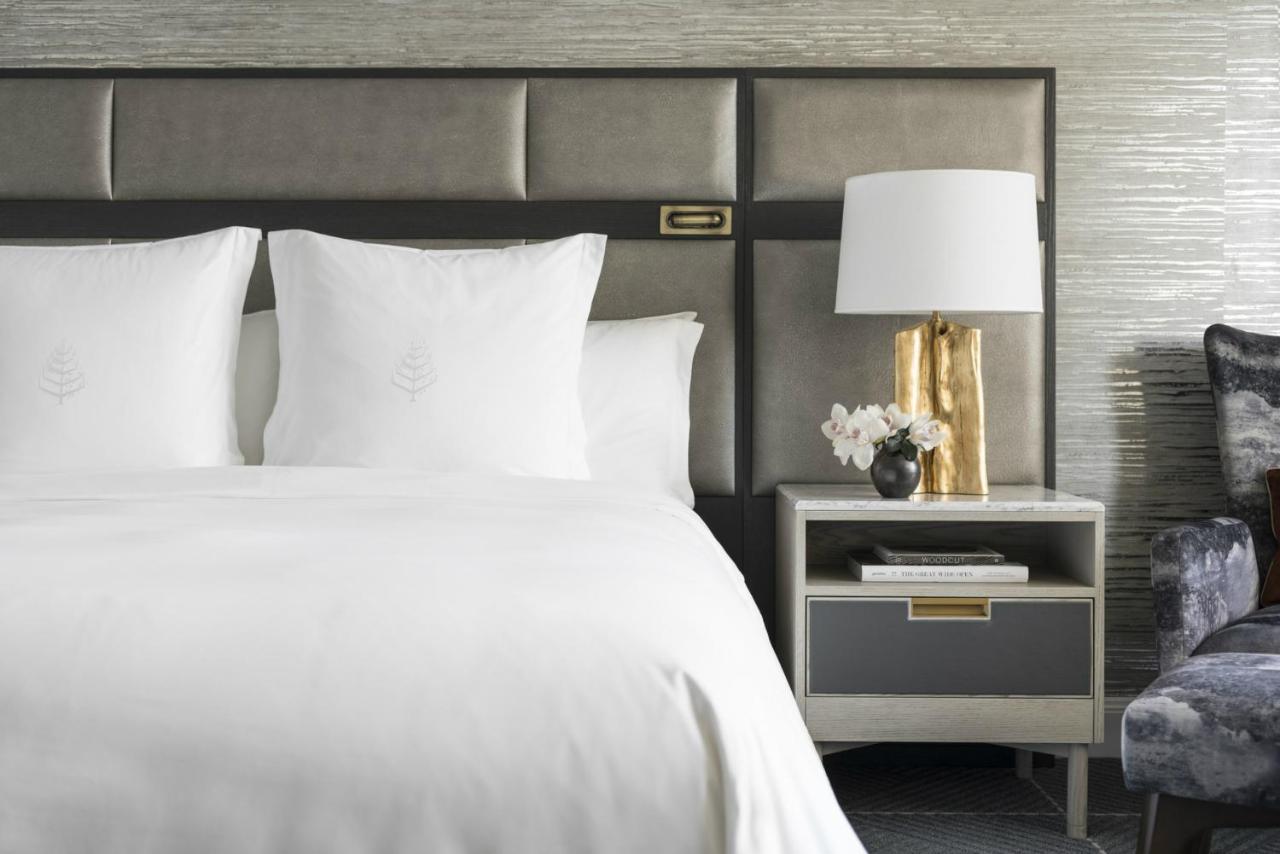 Deluxe King Room - Disability Access at Four Seasons Hotel San Francisco
