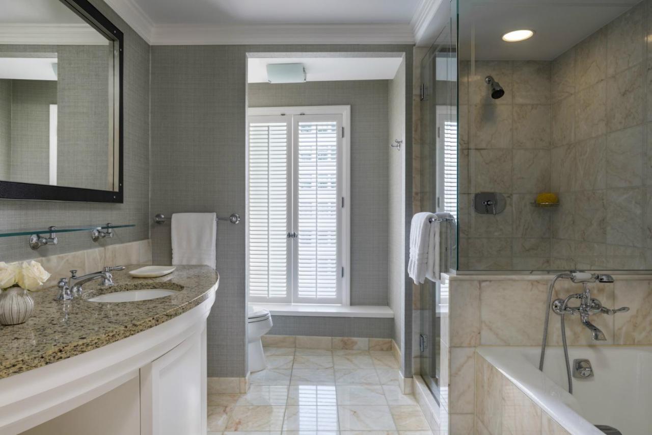 Deluxe King Room - Disability Access at Four Seasons Hotel San Francisco