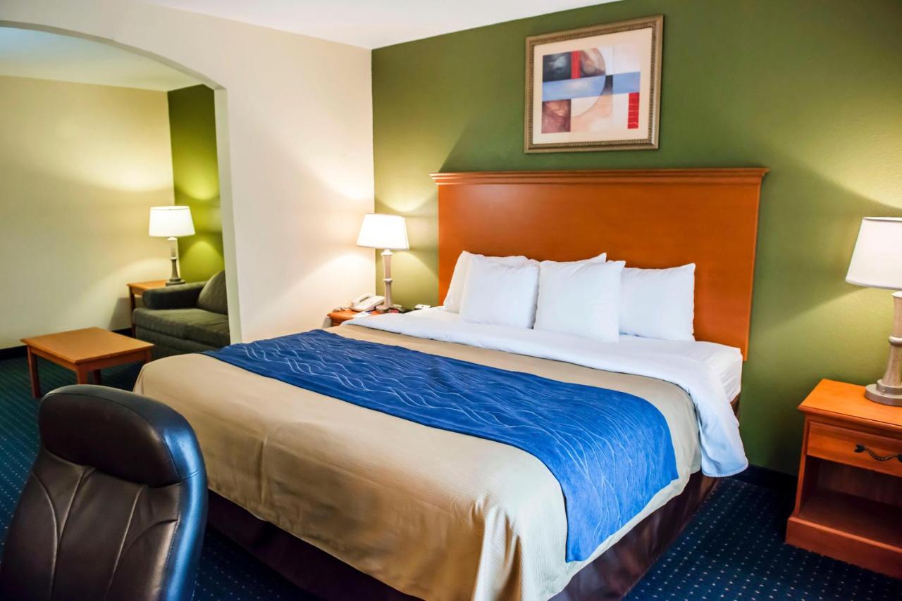 King Suite - Non-Smoking at Comfort Inn & Suites Chipley