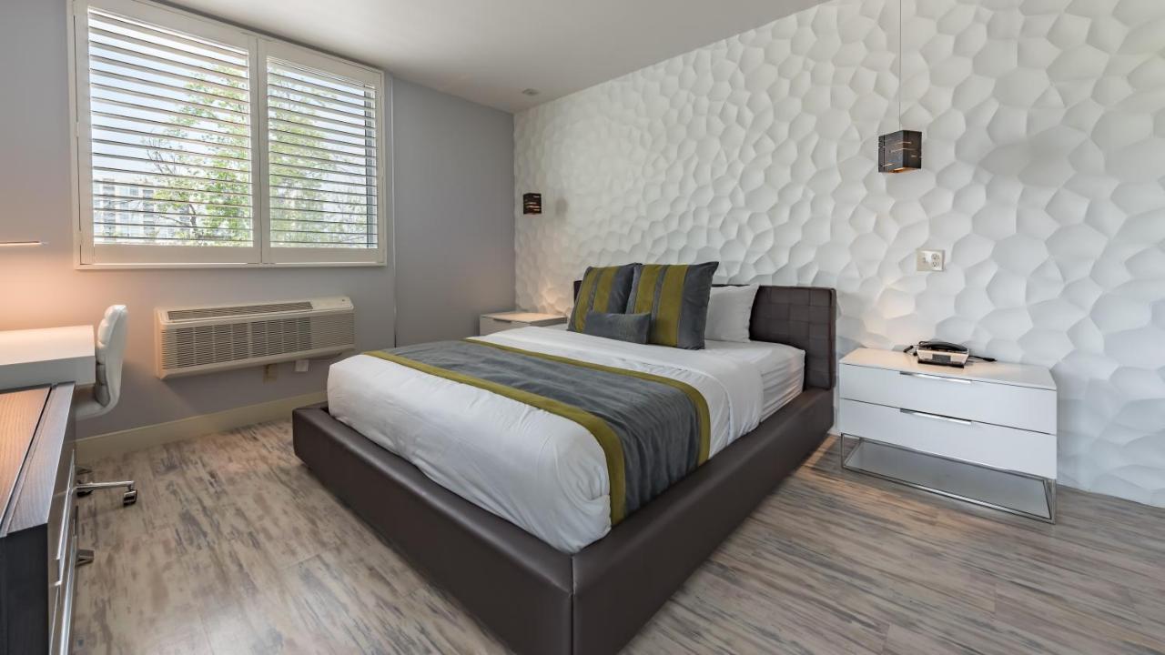 Family Suite with Balcony at Lexen Hotel North Hollywood