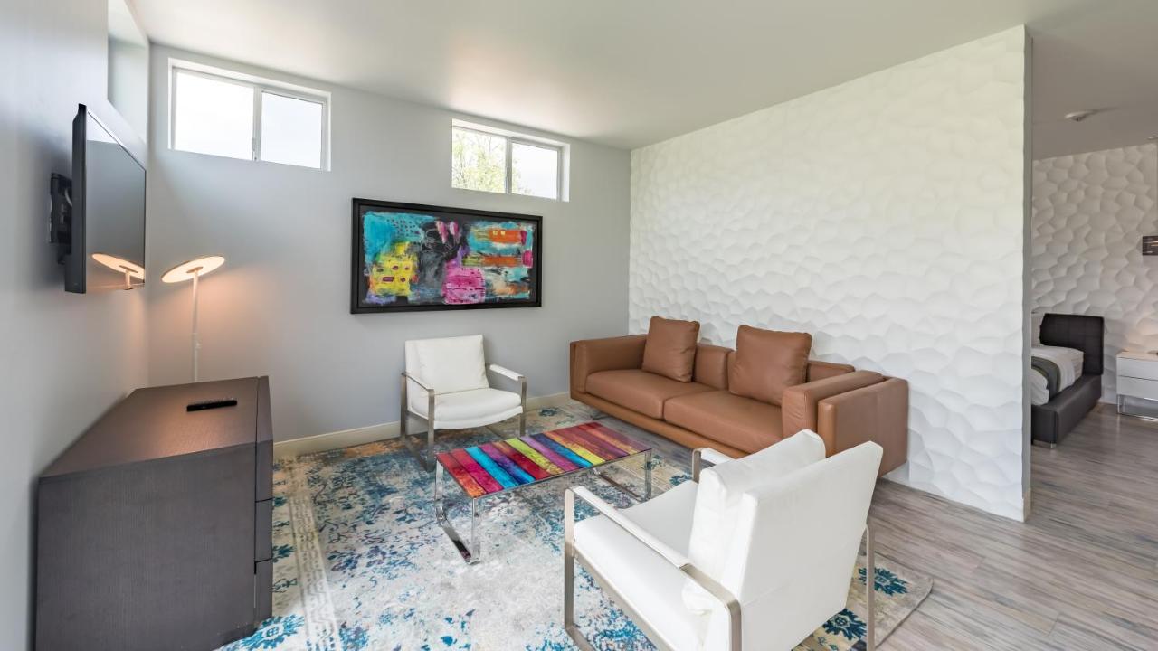 Family Suite with Balcony at Lexen Hotel North Hollywood