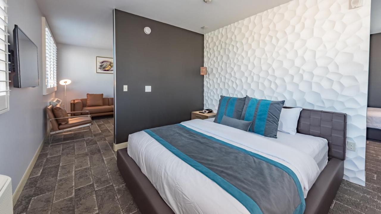 King Suite at Lexen Hotel North Hollywood