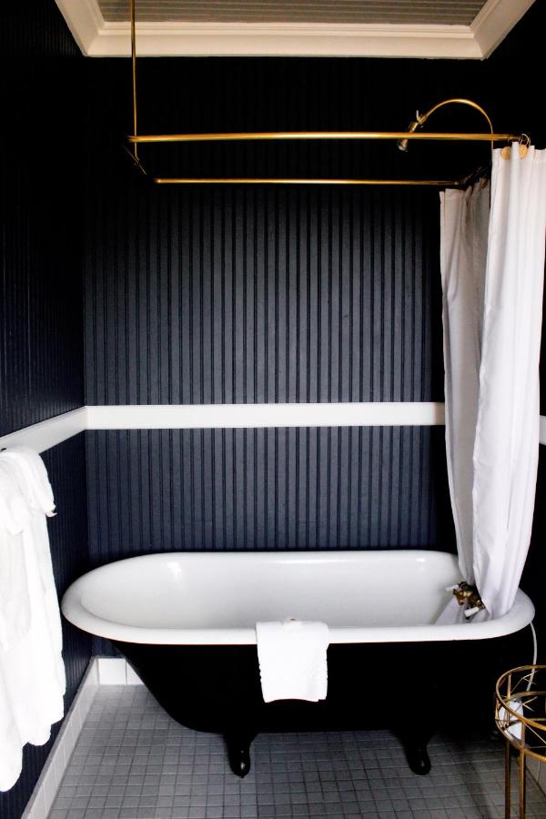 Superior Queen Room at Shelburne Hotel