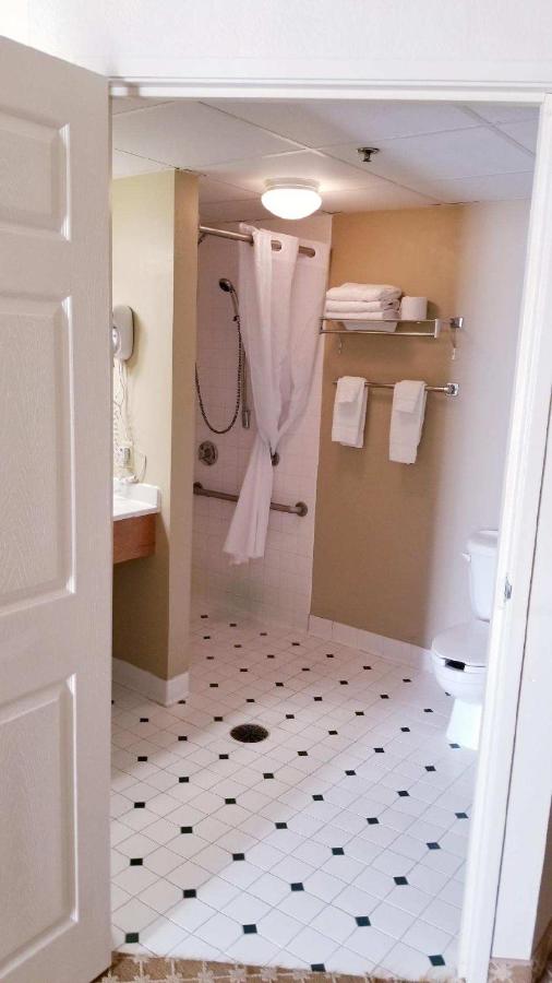 King Room - Disability Access at Quality Inn & Suites