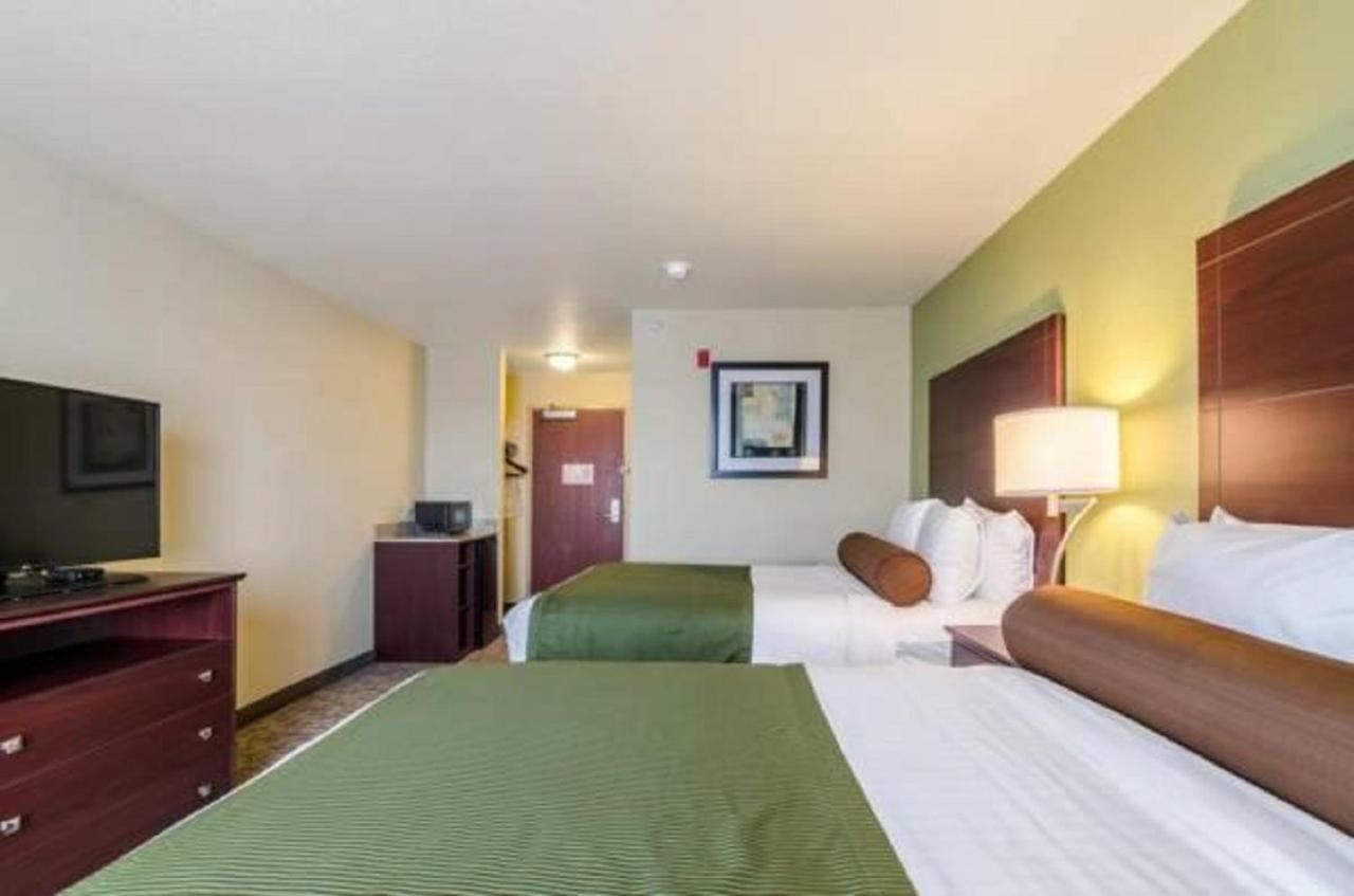 Deluxe Double Room at Cobblestone Inn & Suites - Vinton