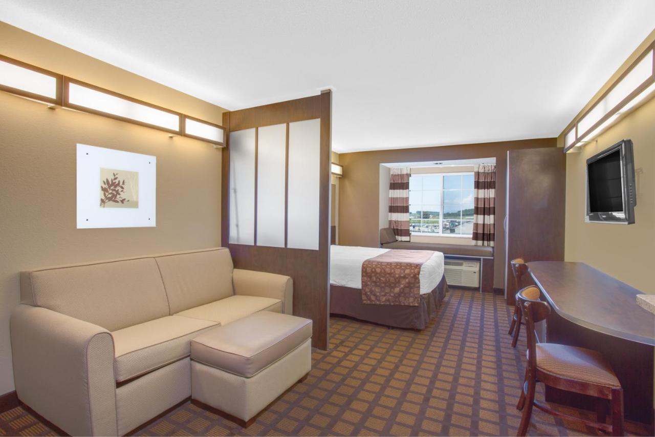 1 Queen Bed, Efficiency Suite, Non-Smoking at Microtel Inn & Suites by Wyndham Harrisonburg