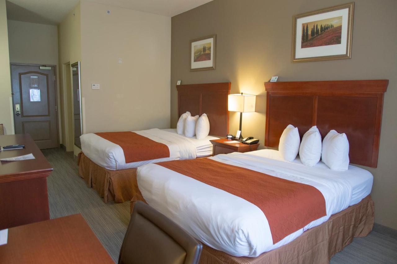 Queen Room with Two Queen Beds - Disability Access at Seffner Inn and Suites
