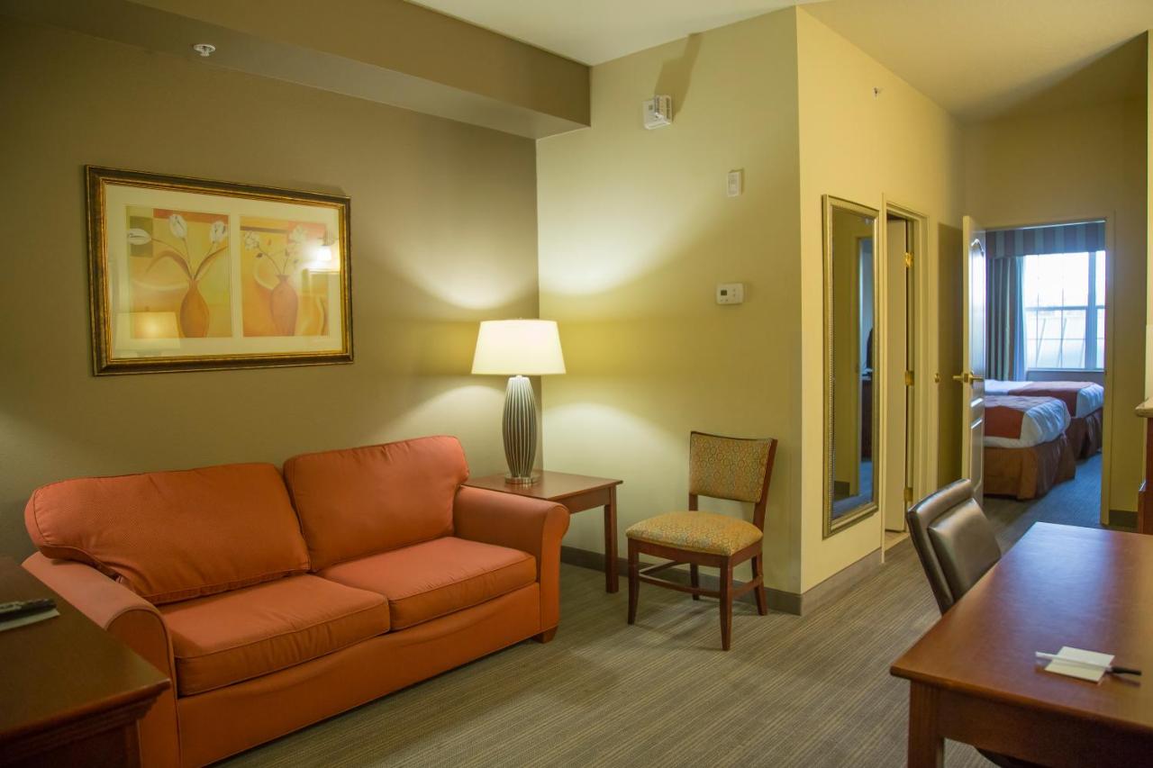 One-Bedroom King Suite at Seffner Inn and Suites