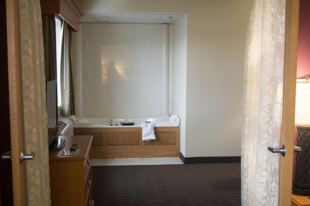 Superior Queen Studio Suite - Non-Smoking at AmericInn by Wyndham Madison SD