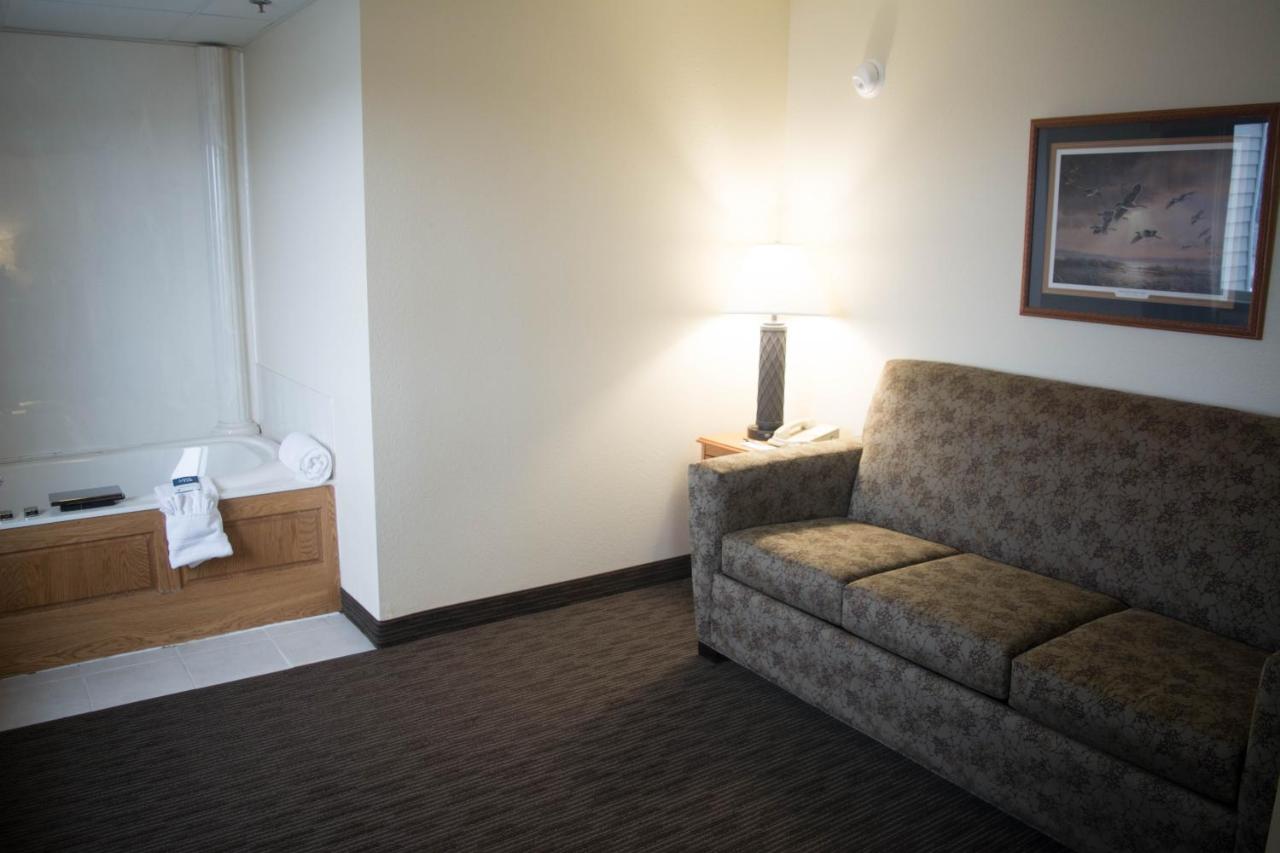 Superior Queen Studio Suite - Non-Smoking at AmericInn by Wyndham Madison SD