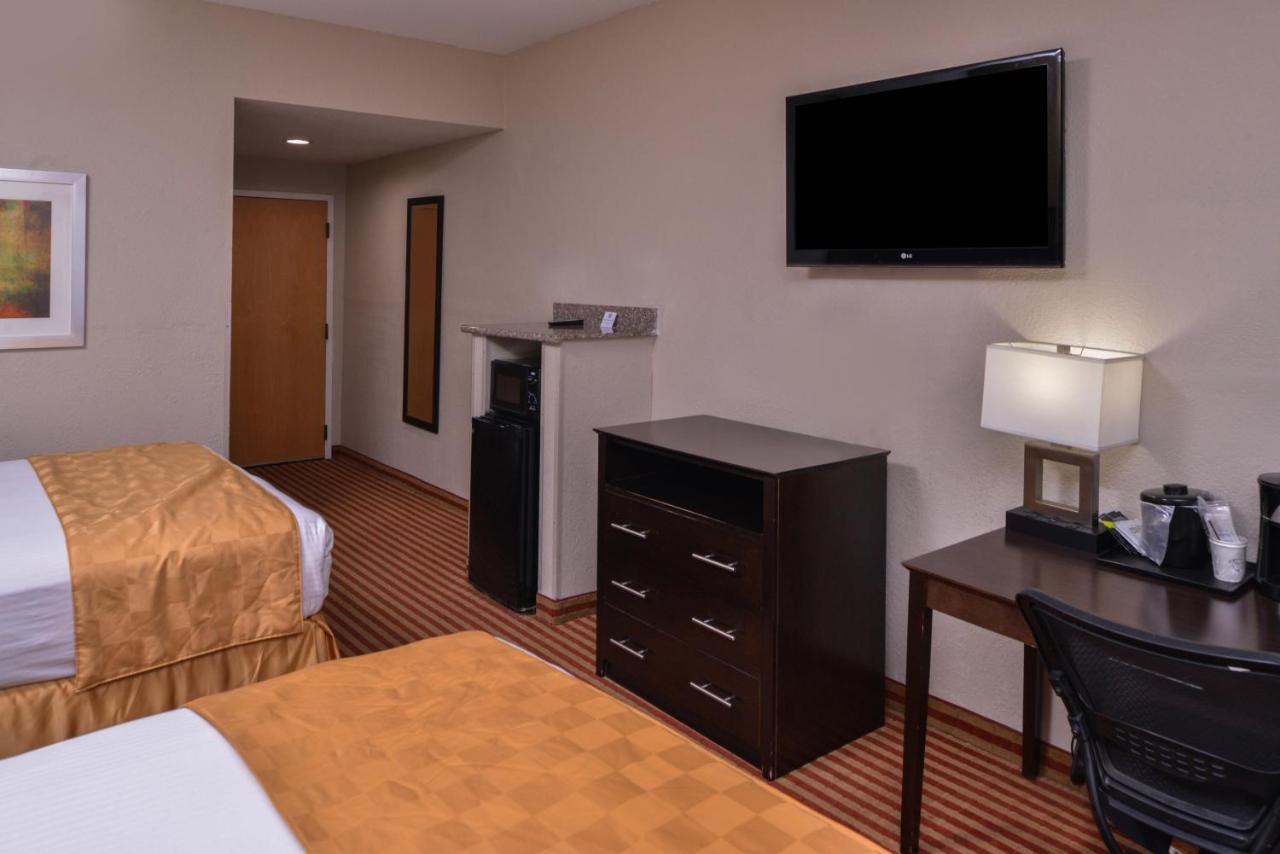 Double Room with Private Bathroom at Americas Best Value Inn & Suites Bastrop