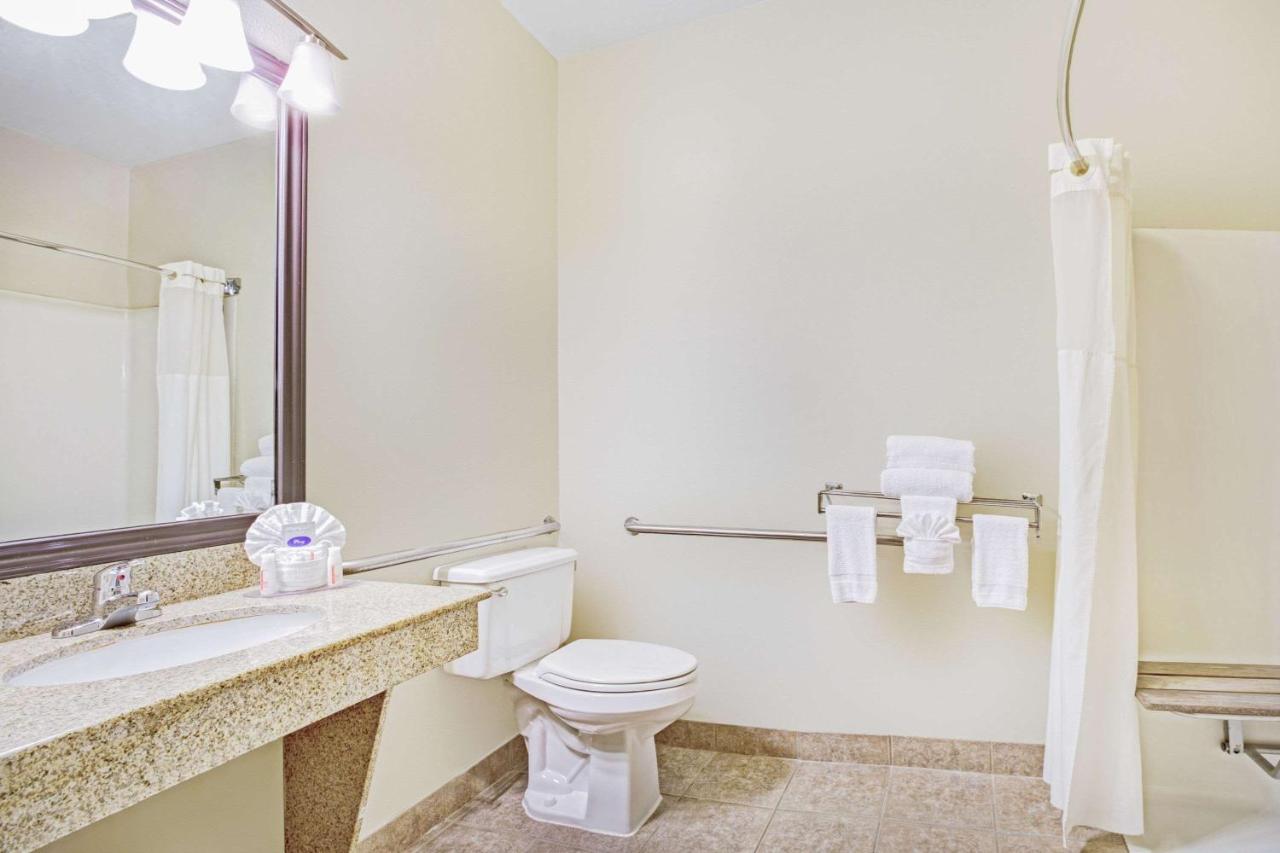 Queen Room with Two Queen Beds - Disability Access/Non-Smoking at Baymont by Wyndham Dallas/ Love Field