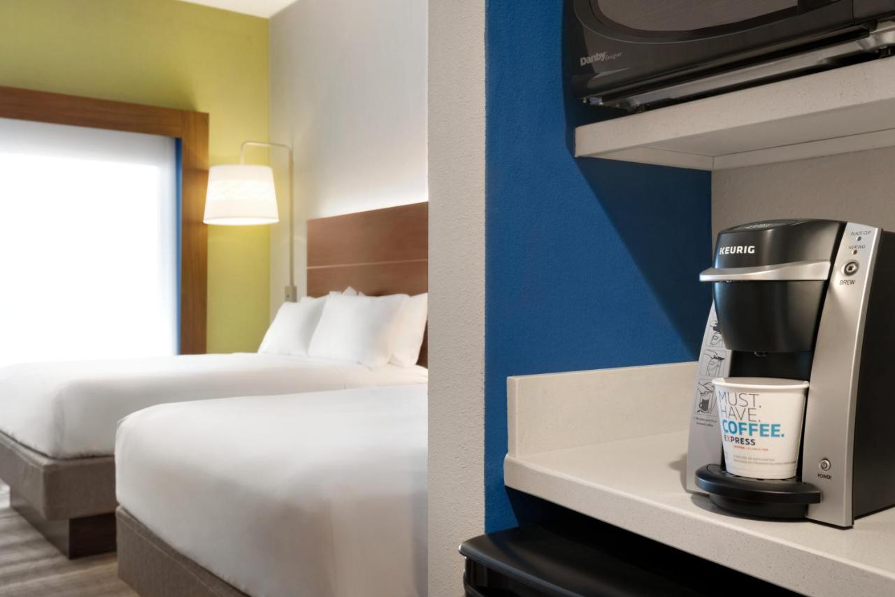 Double Room with Two Double Beds and Bath Tub - Mobility Access at Holiday Inn Express & Suites-Cincinnati South - Wilder by IHG