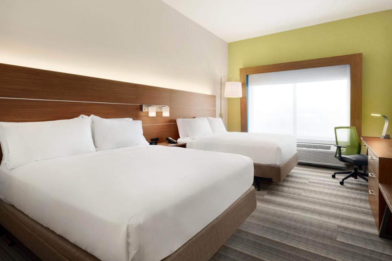 Double Room with Two Double Beds and Bath Tub - Mobility Access at Holiday Inn Express & Suites-Cincinnati South - Wilder by IHG