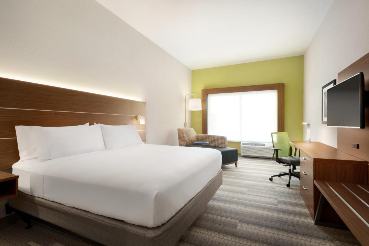 King Room - Hearing Accessible at Holiday Inn Express & Suites-Cincinnati South - Wilder by IHG