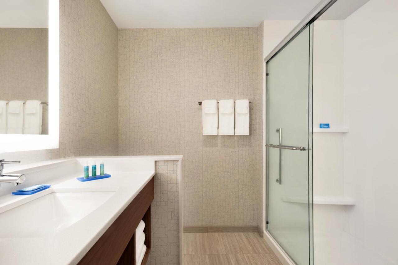 King Room - Hearing Accessible at Holiday Inn Express & Suites-Cincinnati South - Wilder by IHG