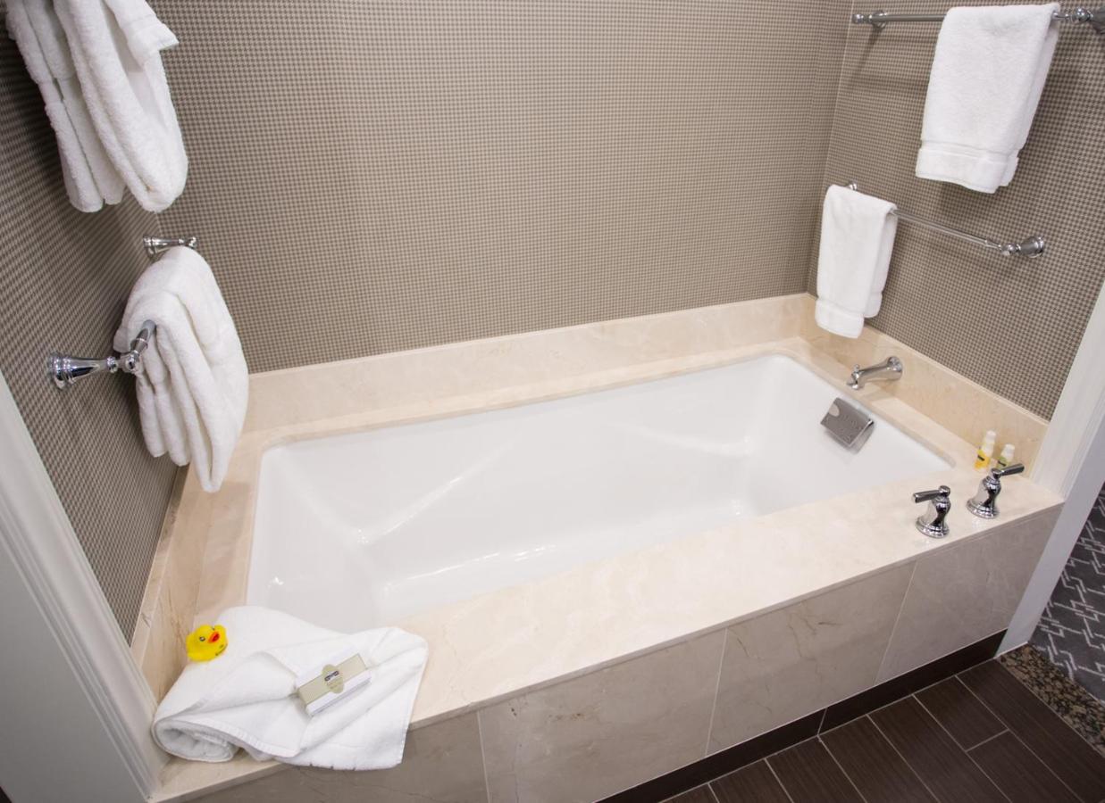 Deluxe Double Queen - Extra Large at The Atherton Hotel At OSU