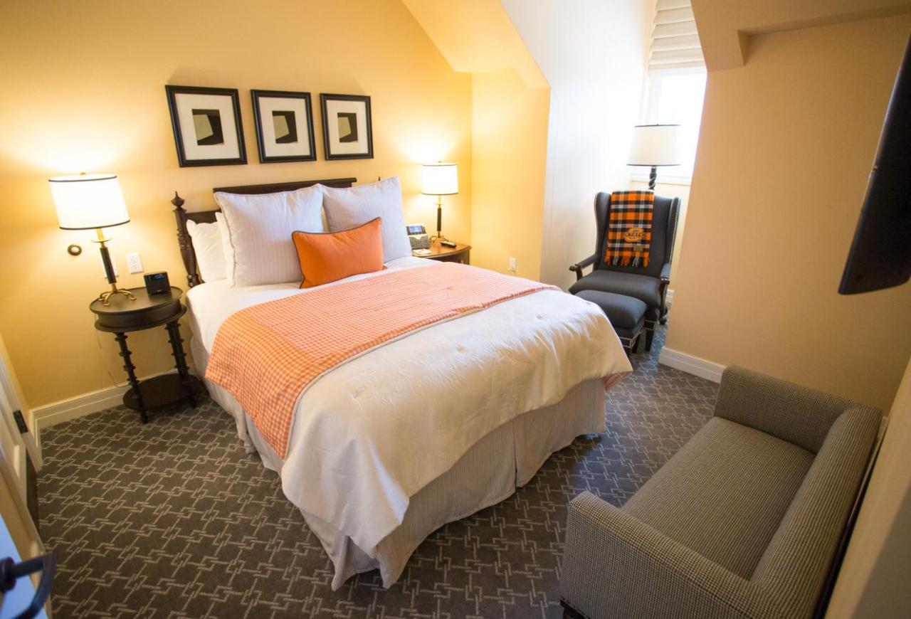 Signature Suite Queen - Garden View at The Atherton Hotel At OSU