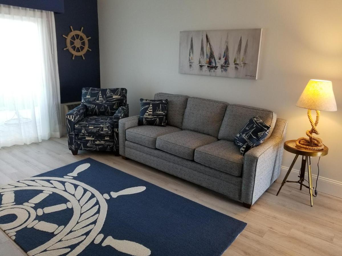 Queen Suite with Two Queen Beds & Marina View – Non-Smoking at Marker 8 Hotel & Marina