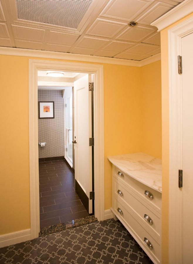 Deluxe Double Queen Room at The Atherton Hotel At OSU