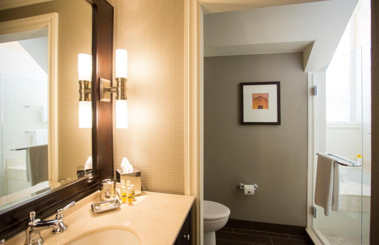 Deluxe Double Queen Room at The Atherton Hotel At OSU