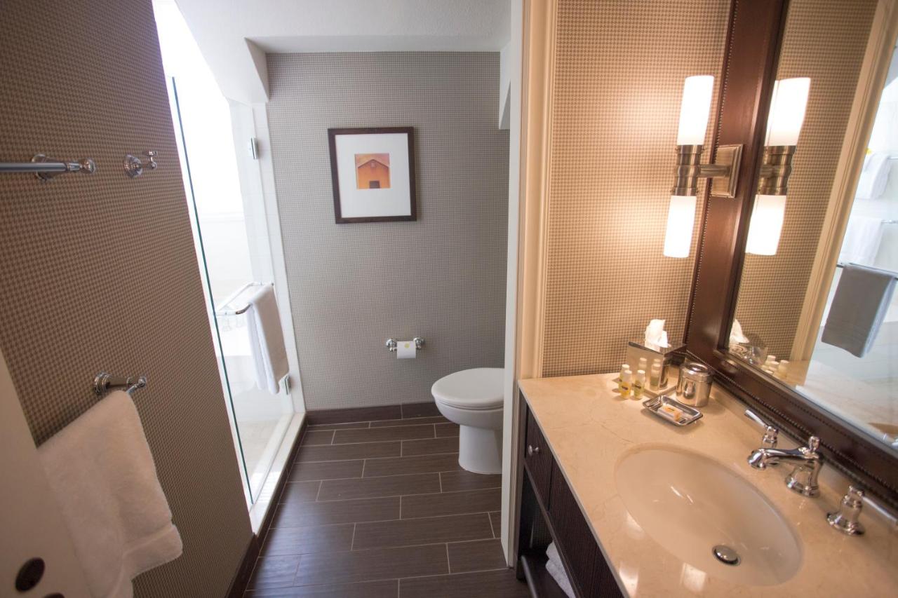 Deluxe Double Queen Room at The Atherton Hotel At OSU