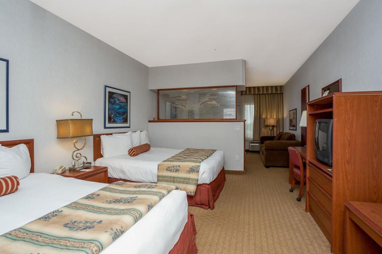 Queen Room with Two Queen Beds with Sofa Bed at Shilo Inn Suites Hotel - Ocean Shores