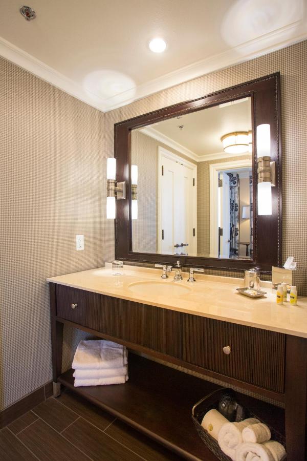 Deluxe Queen - Extra Large at The Atherton Hotel At OSU