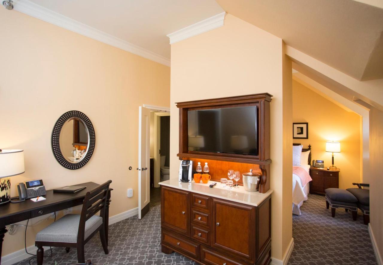 Signature Suite Queen - Garden View at The Atherton Hotel At OSU
