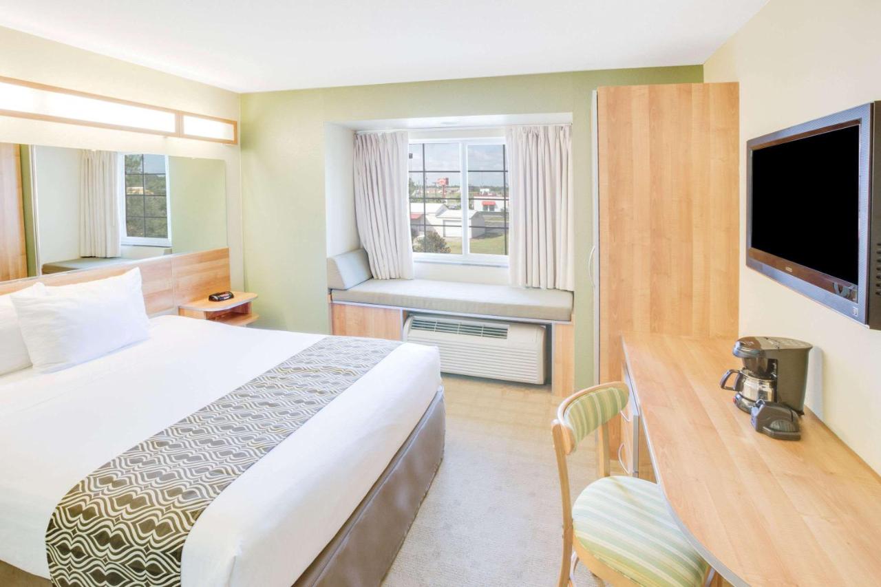 Queen Room - Non-Smoking at Microtel Inn & Suites by Wyndham Saraland/North Mobile