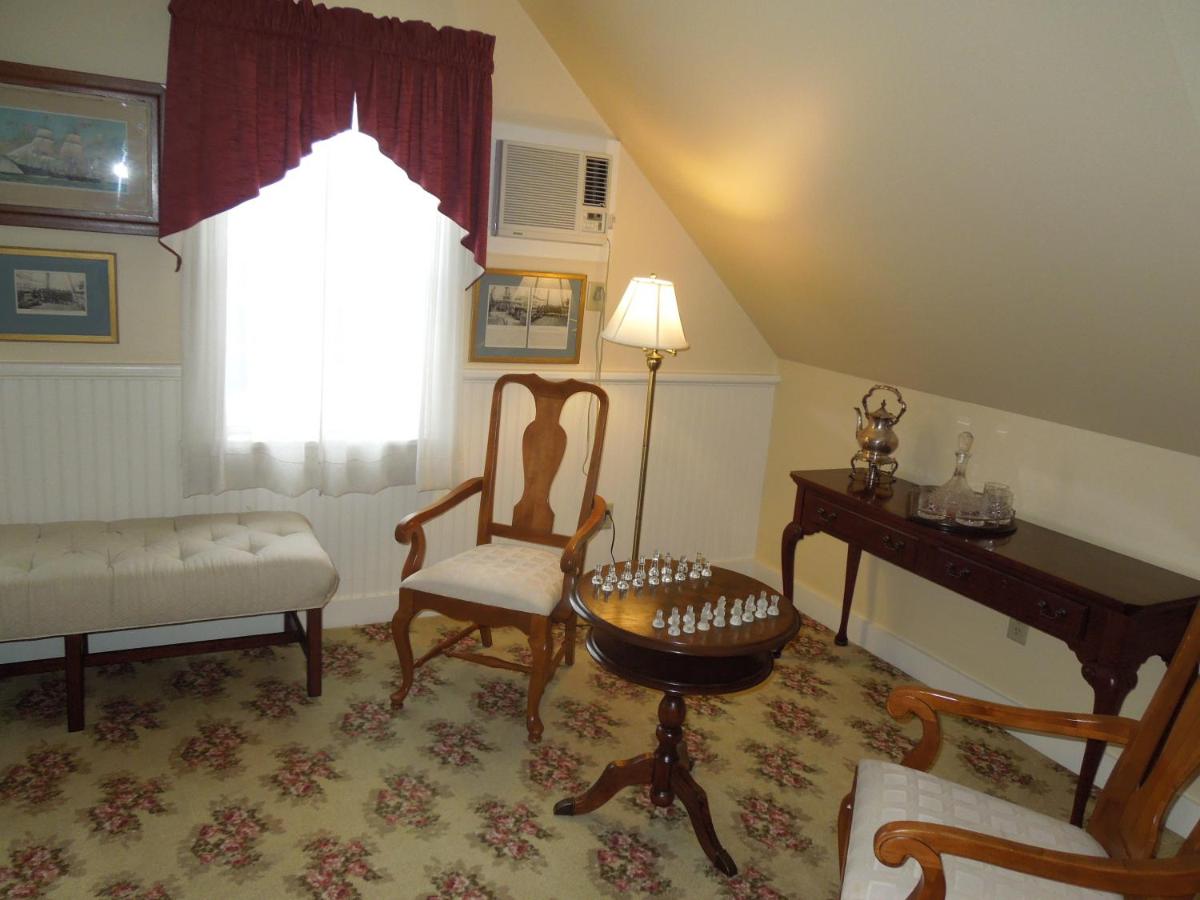Penthouse Suite at Kearsarge Inn