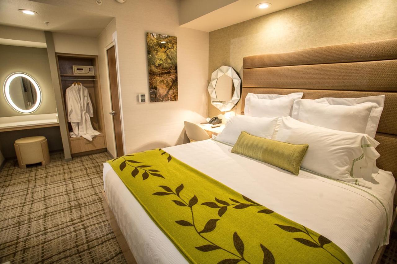 Superior King Room at The Fredonia Hotel and Convention Center