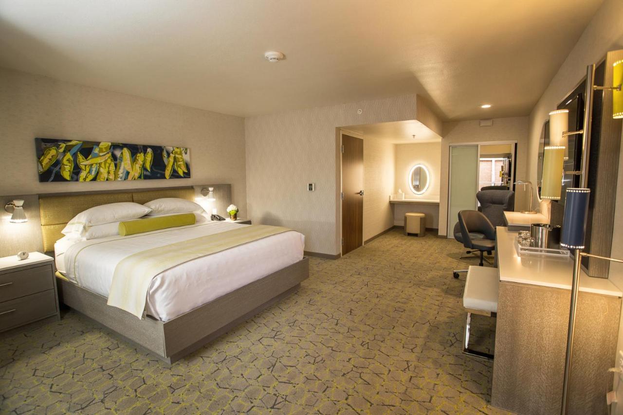 King Room with Terrace - Disability Access at The Fredonia Hotel and Convention Center