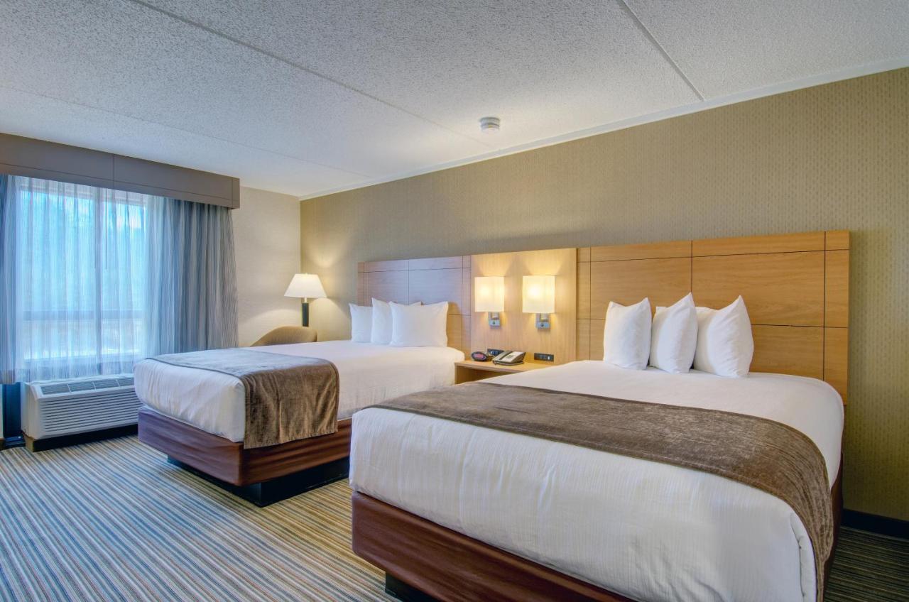 Deluxe Queen Room with Two Queen Beds - Non-Smoking at Best Western Royal Plaza Hotel & Trade Center