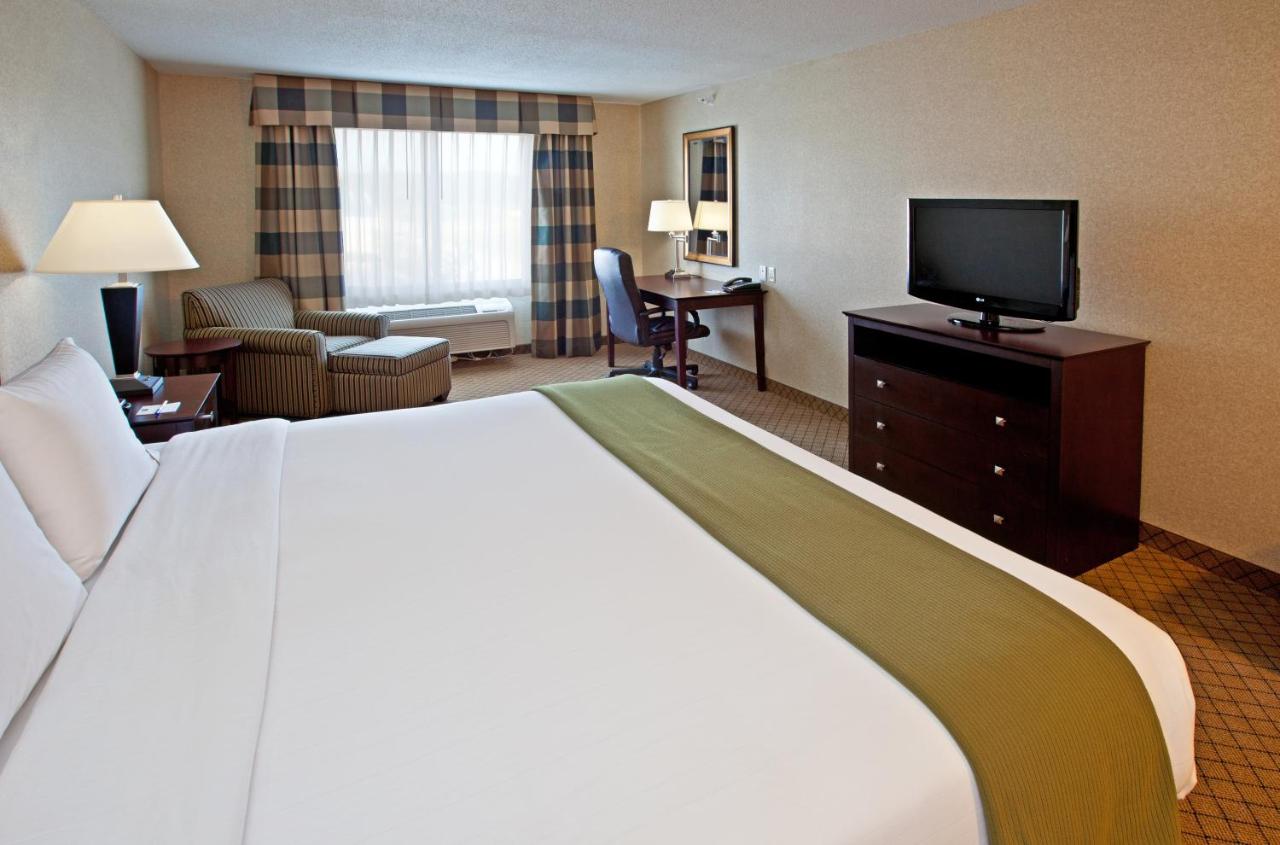 King Room - Mobility Access/Hearing Accessible at Holiday Inn Express Hotel & Suites ANDERSON NORTH by IHG