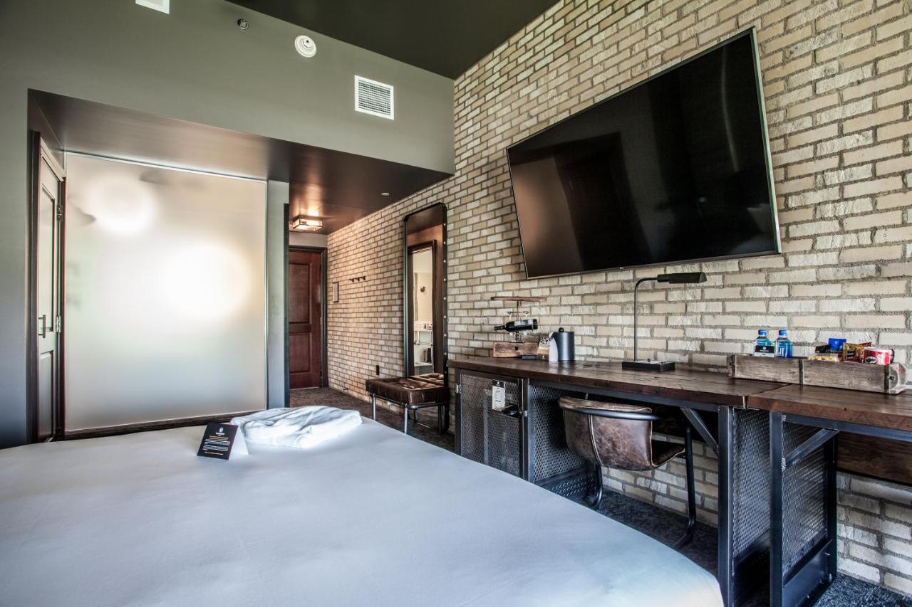 Deluxe King Room at Ironworks Hotel Indy