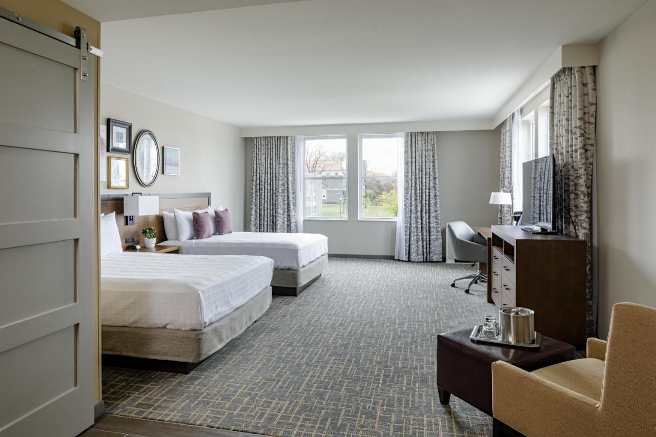 Deluxe Queen Room with Two Queen Beds at Hotel Madison & Shenandoah Conference Ctr
