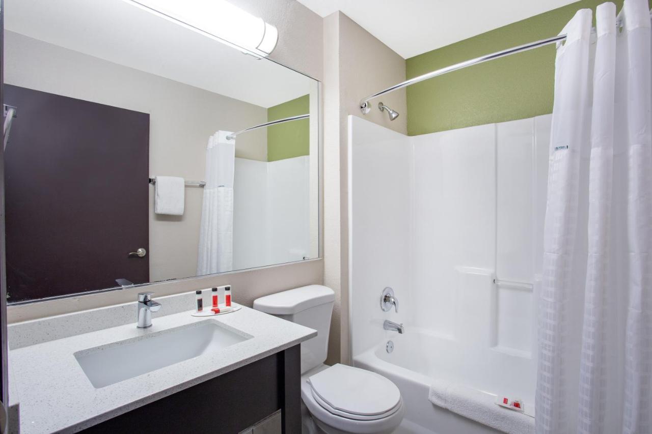 King Room - Non-Smoking at Baymont by Wyndham Phoenix I-10 near 51st Ave