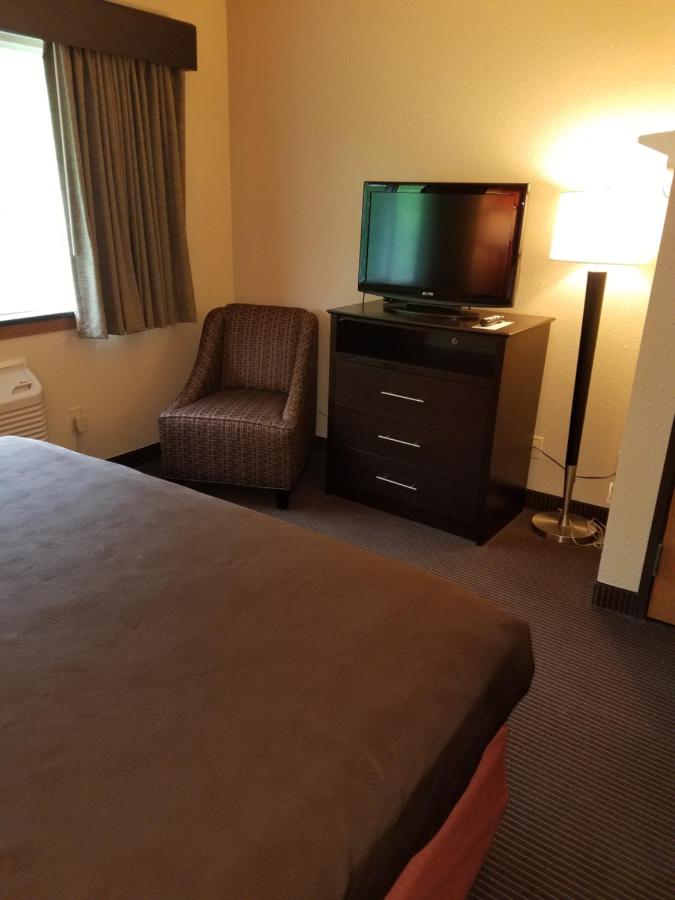 King Suite - Non-Smoking at AmericInn by Wyndham Menomonie
